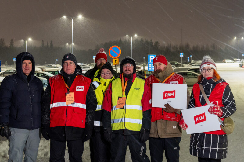 Lakkovahteja Inex Partnersin portilla Espoossa